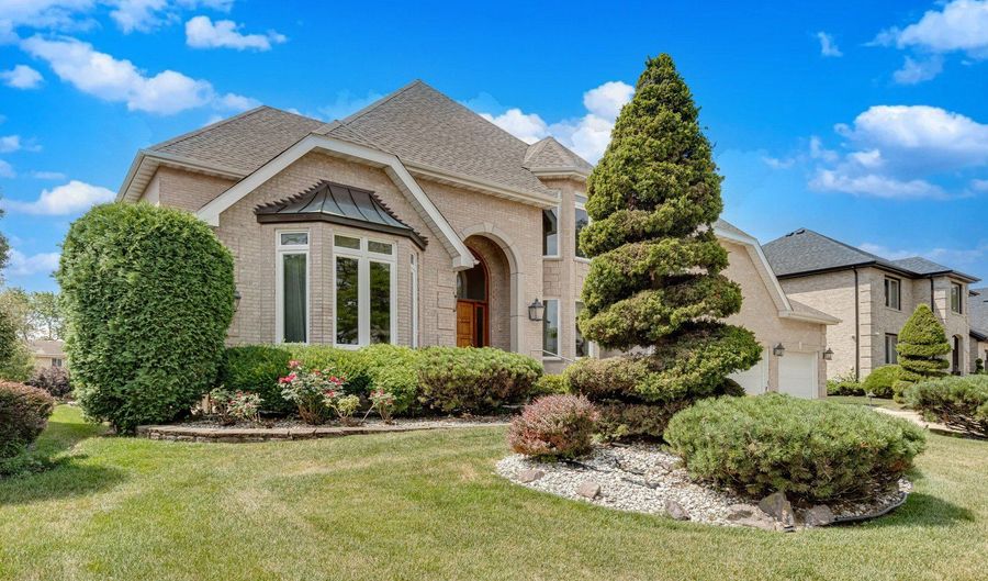 1773 W Whispering Ct, Addison, IL 60101 - 4 Beds, 5 Bath