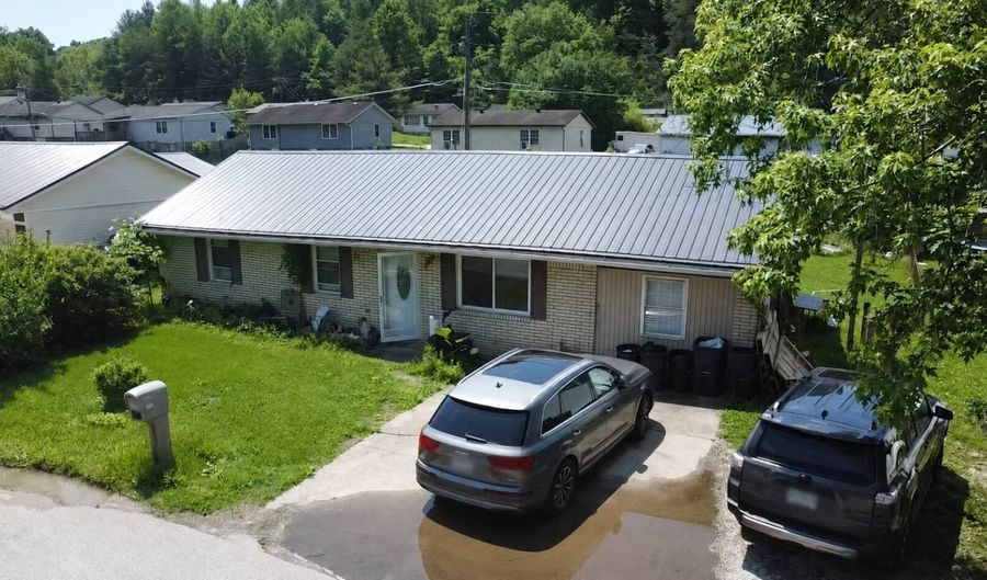 1506 Green Valley Dr, Ashland, KY 41102 - 3 Beds, 1 Bath