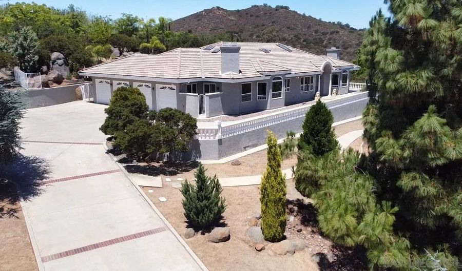 2850 Conestoga Ct, Alpine, CA 91901 - 4 Beds, 4 Bath