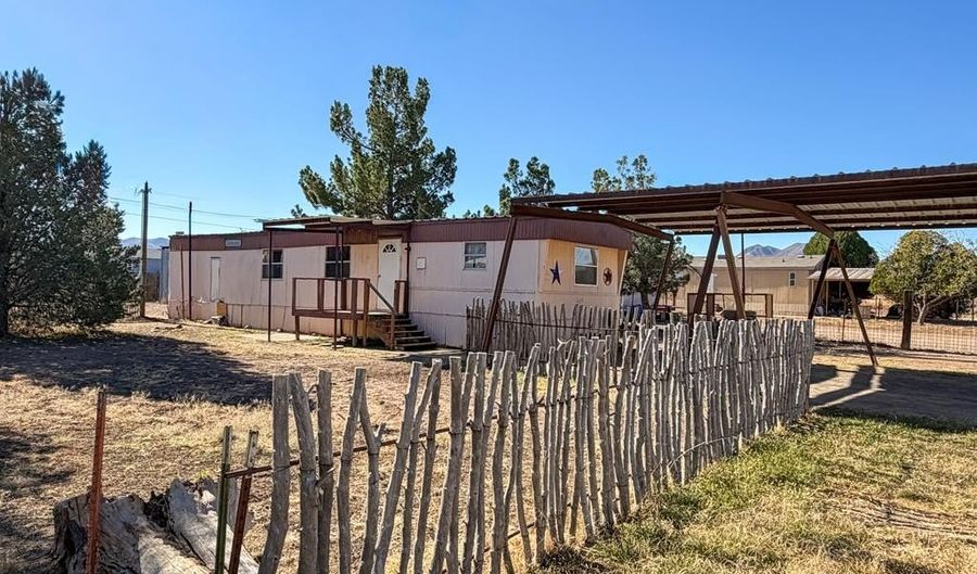 702 W Eagle Pass, Alpine, TX 79830 - 2 Beds, 1 Bath