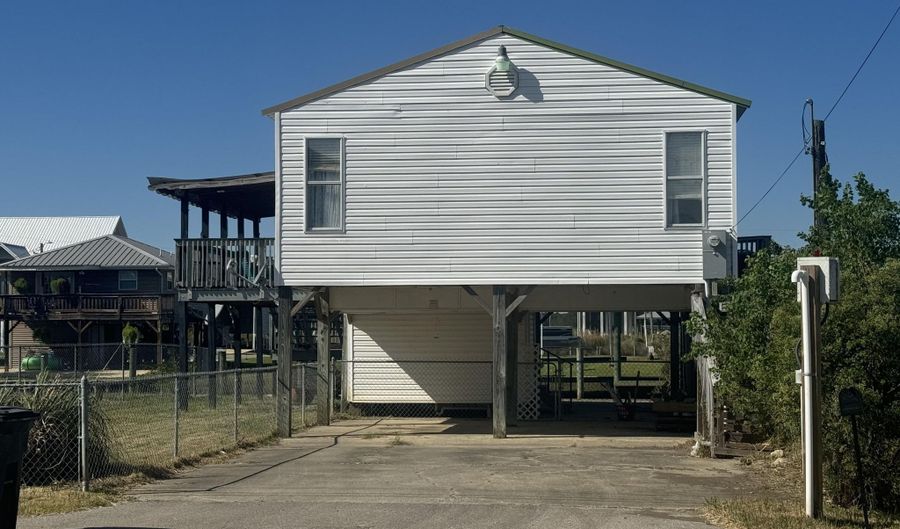 11039 Minnesota St, Bay St. Louis, MS 39520 - 2 Beds, 2 Bath