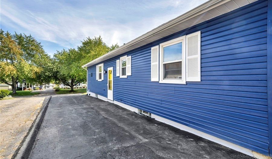256 High Grove Blvd, Akron, OH 44312 - 3 Beds, 2 Bath