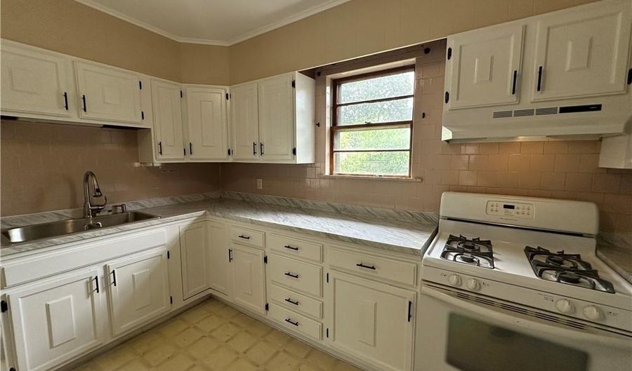 1243 Cranston St, Cranston, RI 02920 - 2 Beds, 1 Bath