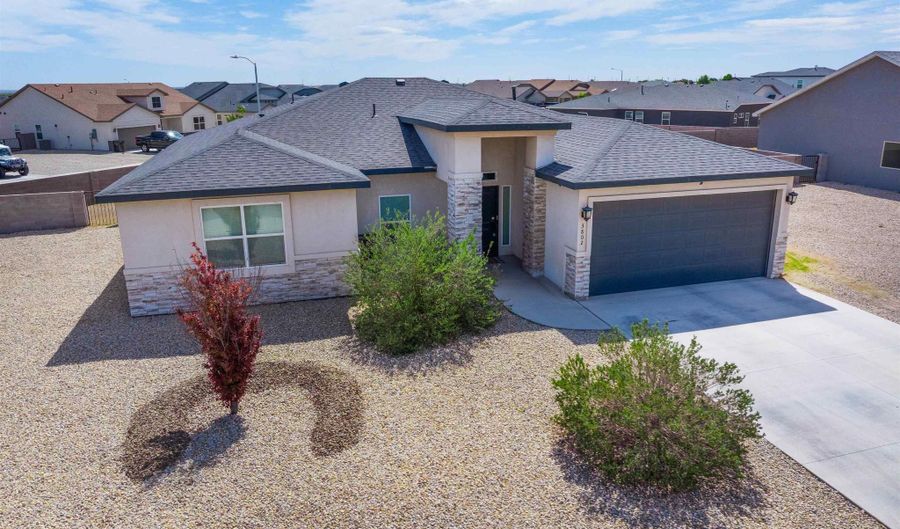 3802 Saguaro Dr, Carlsbad, NM 88220 - 4 Beds, 2 Bath
