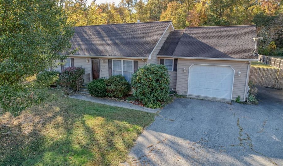 202 2ND St, Greenwood, DE 19950 - 3 Beds, 2 Bath