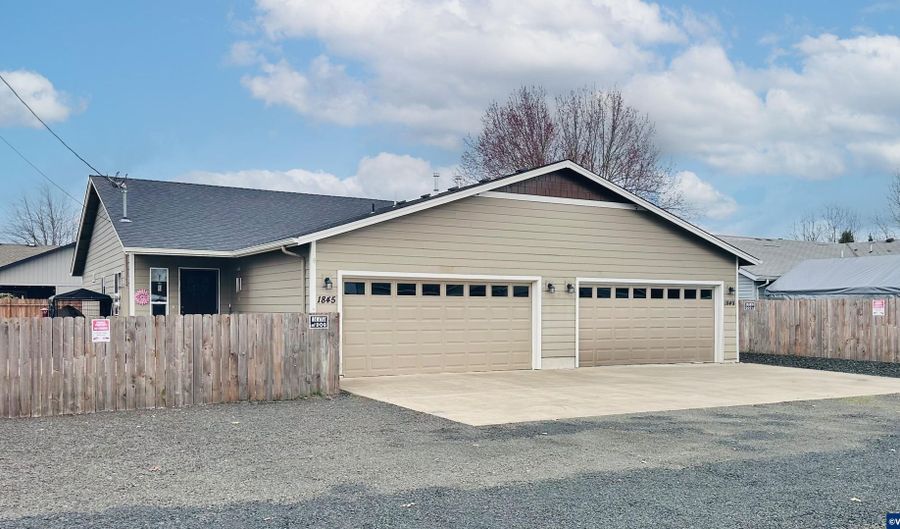 1845 17th -1849 Ave SE, Albany, OR 97322 - 6 Beds, 4 Bath