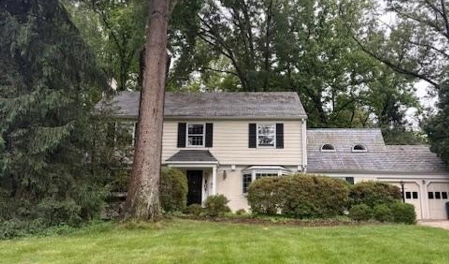 8209 BURNING TREE Rd, Bethesda, MD 20817 - 4 Beds, 5 Bath