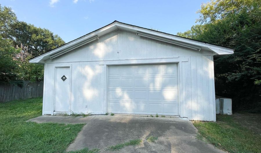 213 Troutt Ave, Benton, AR 72019 - 3 Beds, 1 Bath