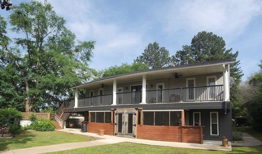 50044 Buck Rd, Aberdeen, MS 39730 - 4 Beds, 3 Bath