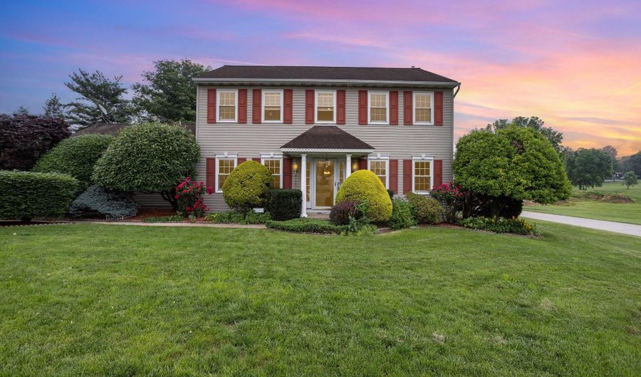 247 MILLER Rd, Akron, PA 17501 - 4 Beds, 3 Bath
