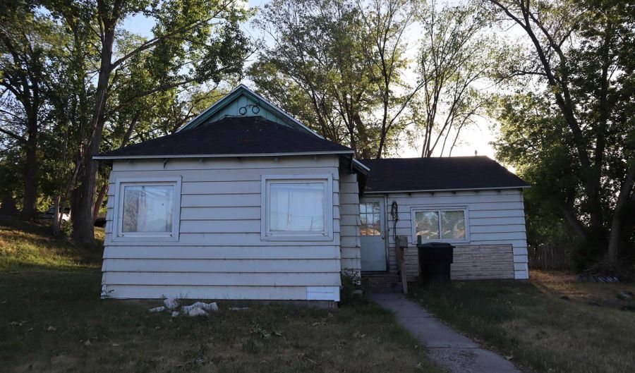 100 N Lincoln St, American Falls, ID 83211 - 2 Beds, 1 Bath