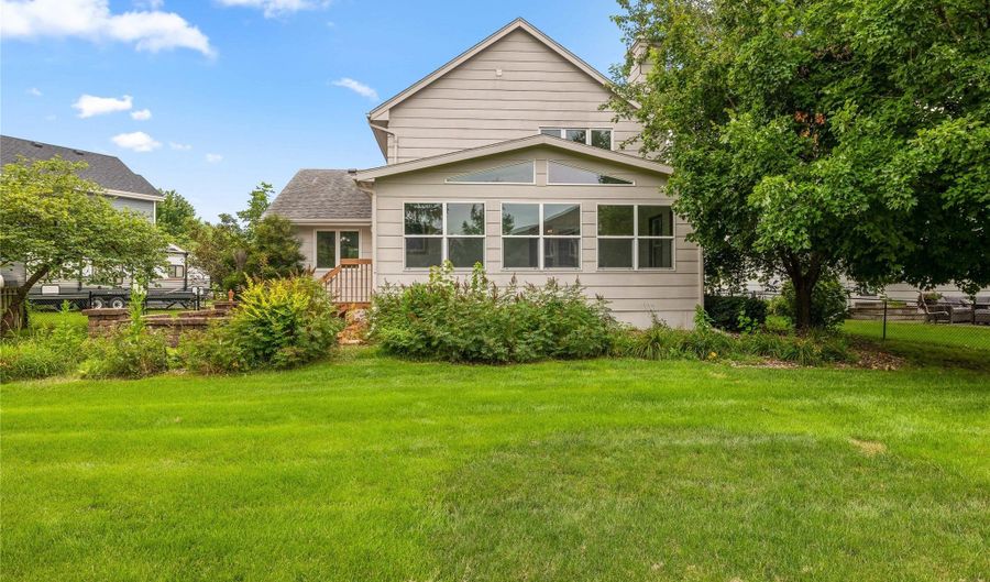725 11th St SE, Altoona, IA 50009 - 3 Beds, 3 Bath