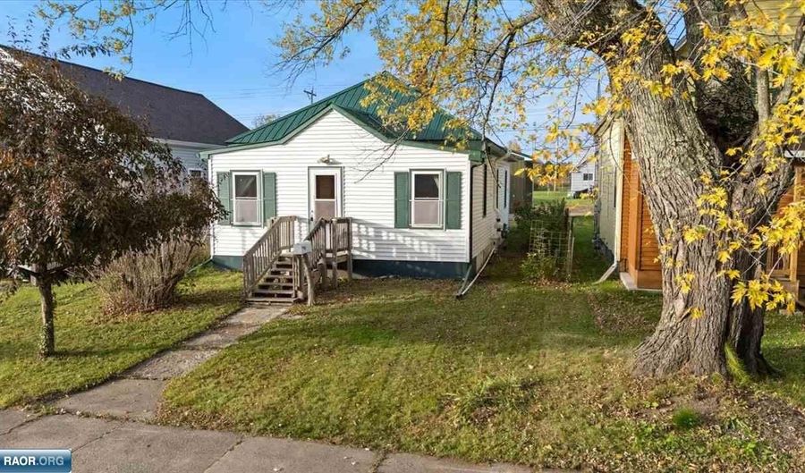 316 W 3rd Ave, Aurora, MN 55705 - 2 Beds, 1 Bath