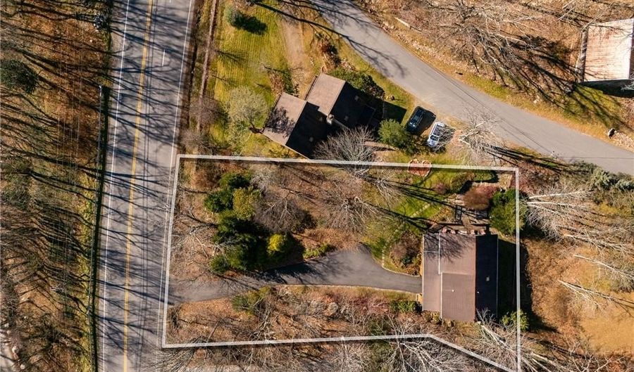 144 Grandfather Farms Rd, Banner Elk, NC 28604 - 3 Beds, 2 Bath