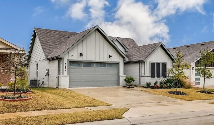 1704 Battery Park Dr, Alvarado, TX 76009 - 4 Beds, 2 Bath
