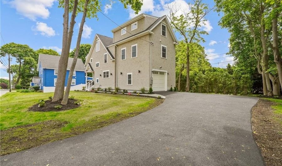 5 Lillis Ave, Barrington, RI 02806 - 4 Beds, 4 Bath