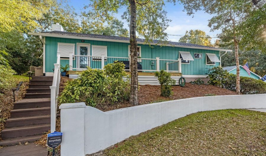 201 Hoop Pole Creek Dr, Atlantic Beach, NC 28512 - 4 Beds, 3 Bath