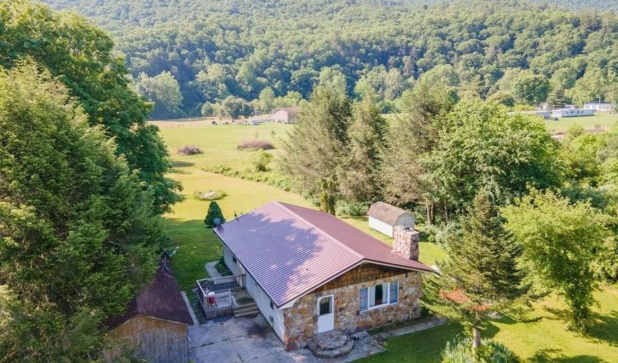 130 Plum Ln, Bastian, VA 24314 - 3 Beds, 2 Bath