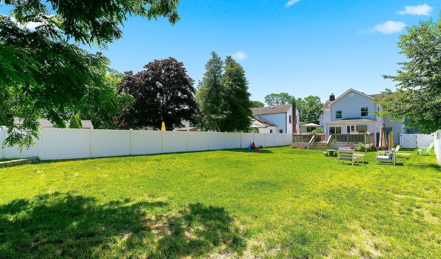 45 Compton St, Belford, NJ 07718 - 3 Beds, 1 Bath