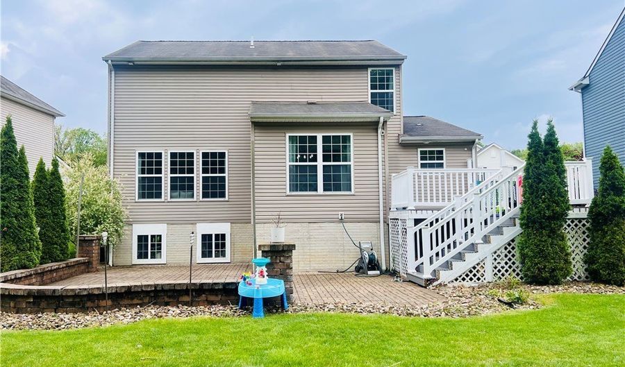 10523 Herrington Dr, Aurora, OH 44202 - 3 Beds, 4 Bath