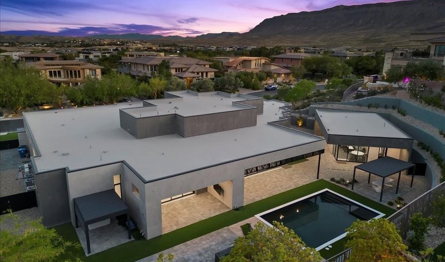 38 Skybird Ct, Las Vegas, NV 89135 - 5 Beds, 7 Bath