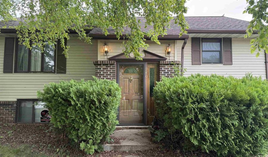 540 S 8th St, Akron, IA 51001 - 3 Beds, 2 Bath