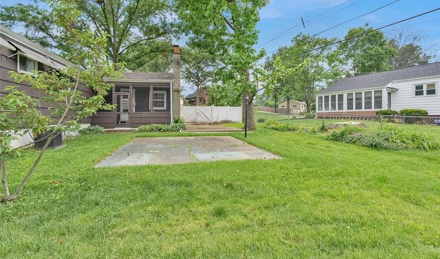 7161 Val Brook Ln, Affton, MO 63123 - 3 Beds, 2 Bath