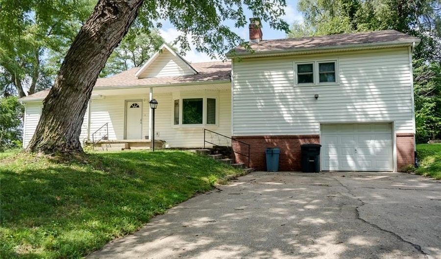 2018 N 54 St, Kansas City, KS 66104 - 4 Beds, 2 Bath