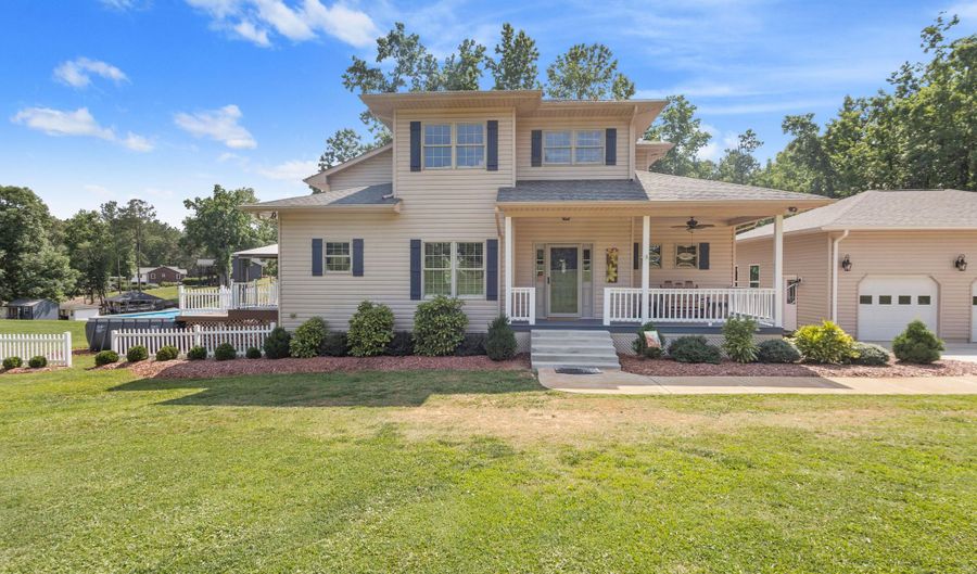 49412 River Run Rd, Albemarle, NC 28001 - 2 Beds, 3 Bath