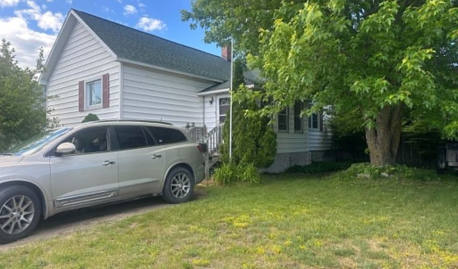315 Cavanaugh St, Alpena, MI 49707 - 3 Beds, 2 Bath