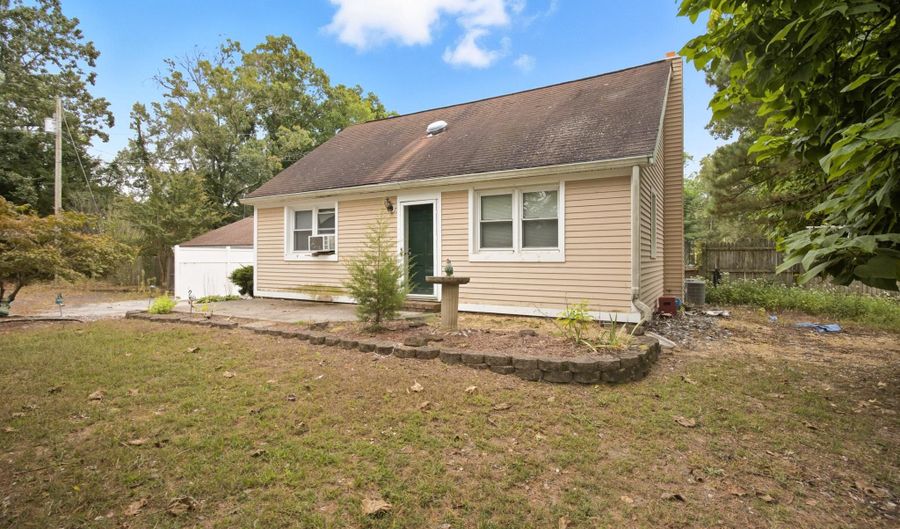 687 JACKSON Rd, Atco, NJ 08004 - 4 Beds, 1 Bath