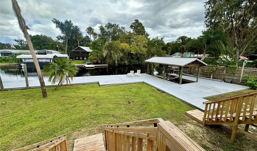 55744 HOLIDAY Cir, Astor, FL 32102 - 4 Beds, 2 Bath