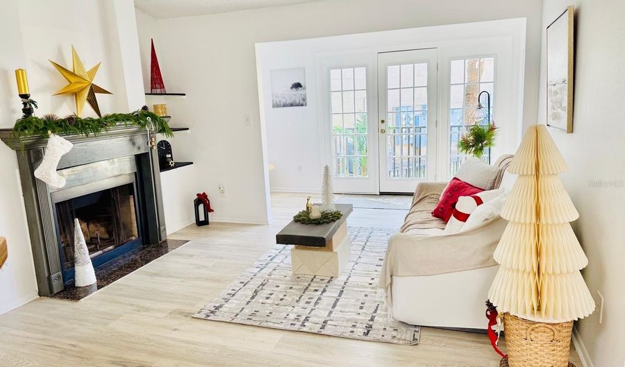 216 AFTON Sq 202, Altamonte Springs, FL 32714 - 2 Beds, 1 Bath