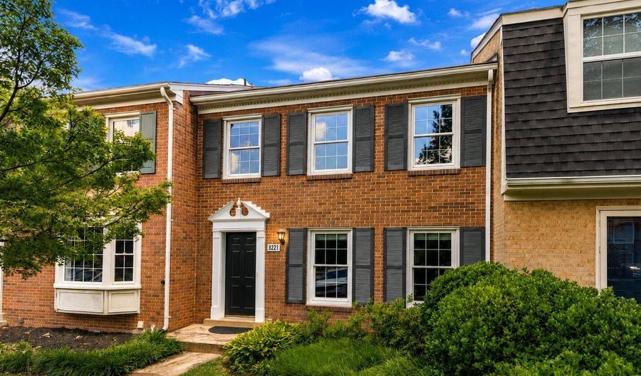 8221 DOCTOR CRAIK Ct, Alexandria, VA 22306 - 3 Beds, 4 Bath