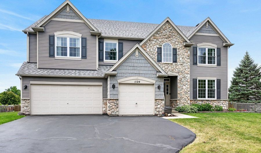 1124 Ashlyn Ln, Antioch, IL 60002 - 4 Beds, 5 Bath