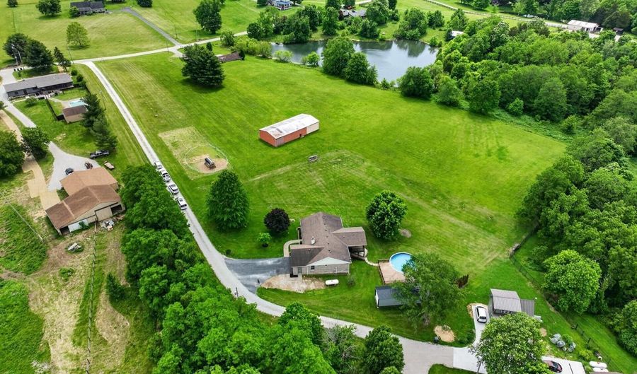 10377 Mount Jackson Ln, Aurora, IN 47001 - 3 Beds, 3 Bath