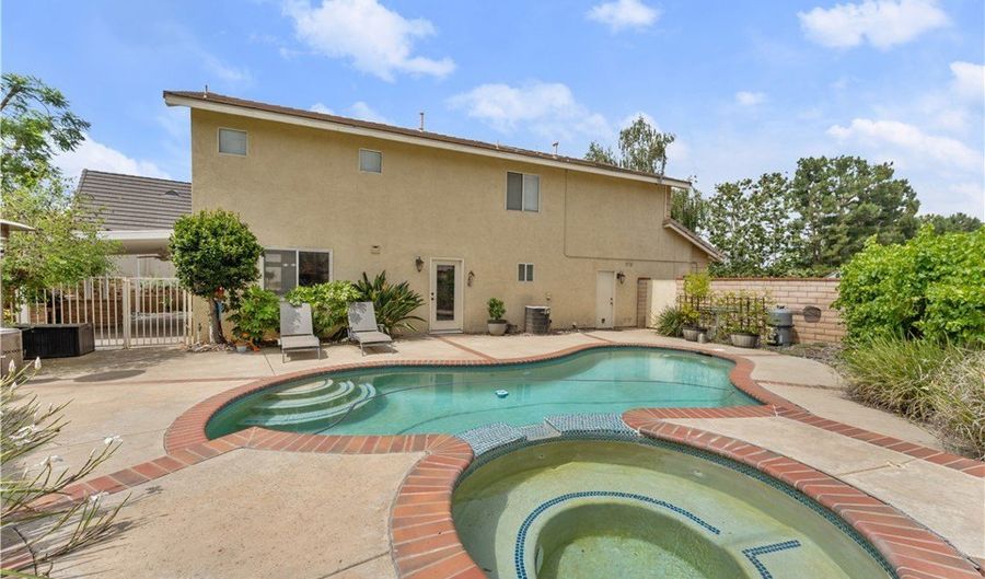 13525 Big Sky Ct, Yucaipa, CA 92399 - 5 Beds, 3 Bath