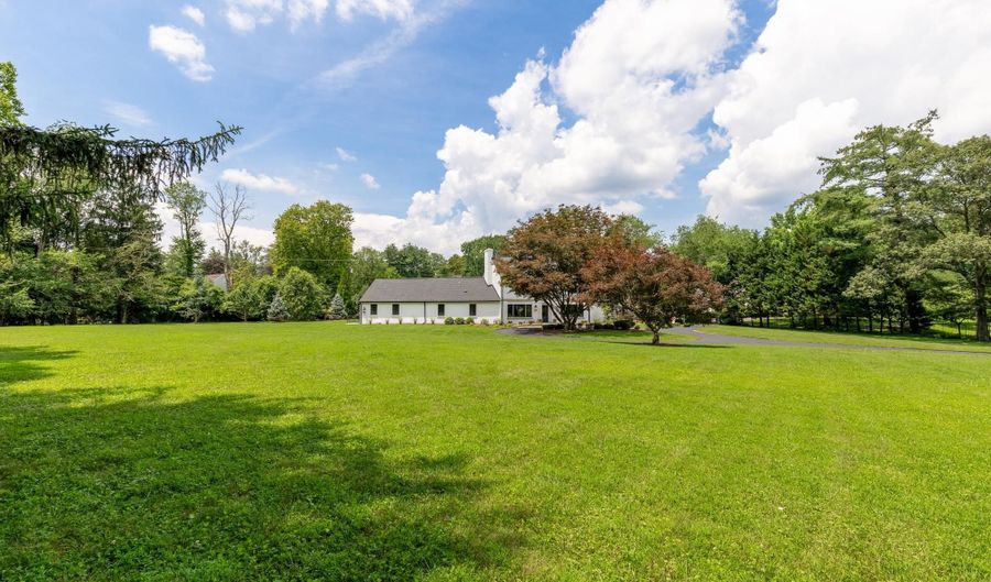 10700 ALLOWAY Dr, Potomac, MD 20854 - 4 Beds, 5 Bath