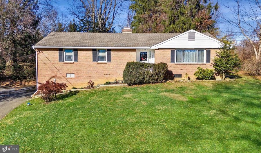 213 VALLEY Ln, Hockessin, DE 19707 - 3 Beds, 2 Bath