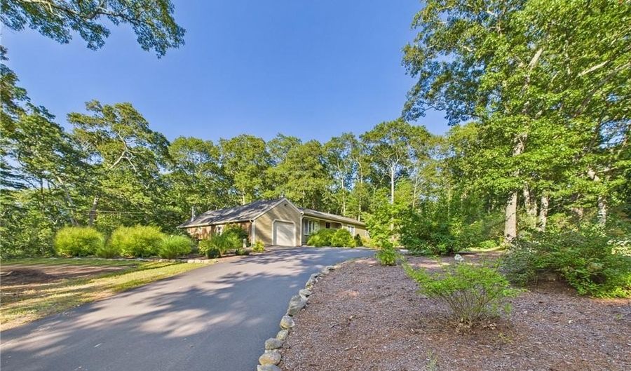 95 Mail Rd, Exeter, RI 02822 - 3 Beds, 2 Bath