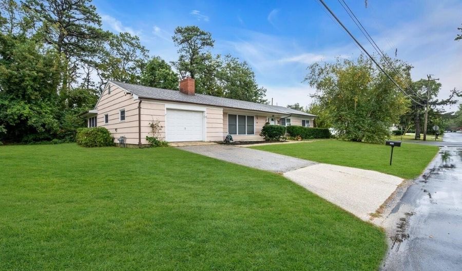 145 Spray Ave, Beachwood, NJ 08722 - 3 Beds, 2 Bath