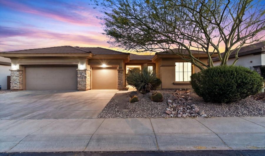 1435 W WHITMAN Ct, Anthem, AZ 85086 - 4 Beds, 3 Bath