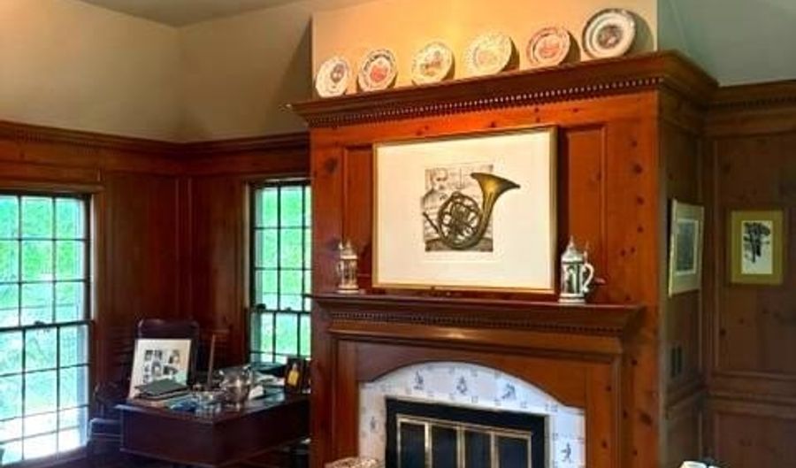 8209 BURNING TREE Rd, Bethesda, MD 20817 - 4 Beds, 5 Bath