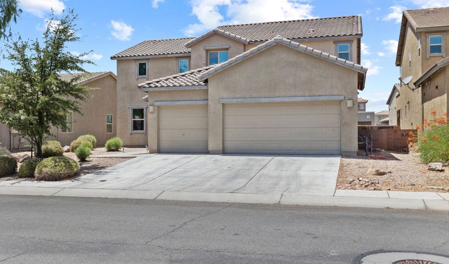 1025 E Harshaw Land Ln, Sahuarita, AZ 85629 - 5 Beds, 3 Bath