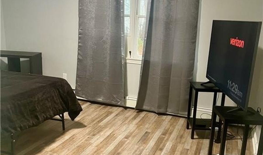 84 N View Ave, Cranston, RI 02920 - 3 Beds, 2 Bath