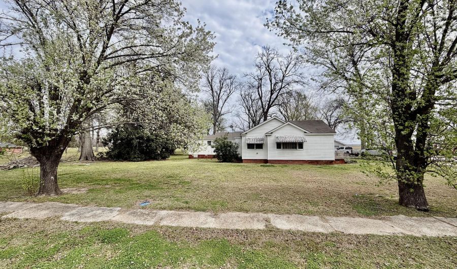 405 Preston St, Benoit, MS 38725 - 3 Beds, 3 Bath