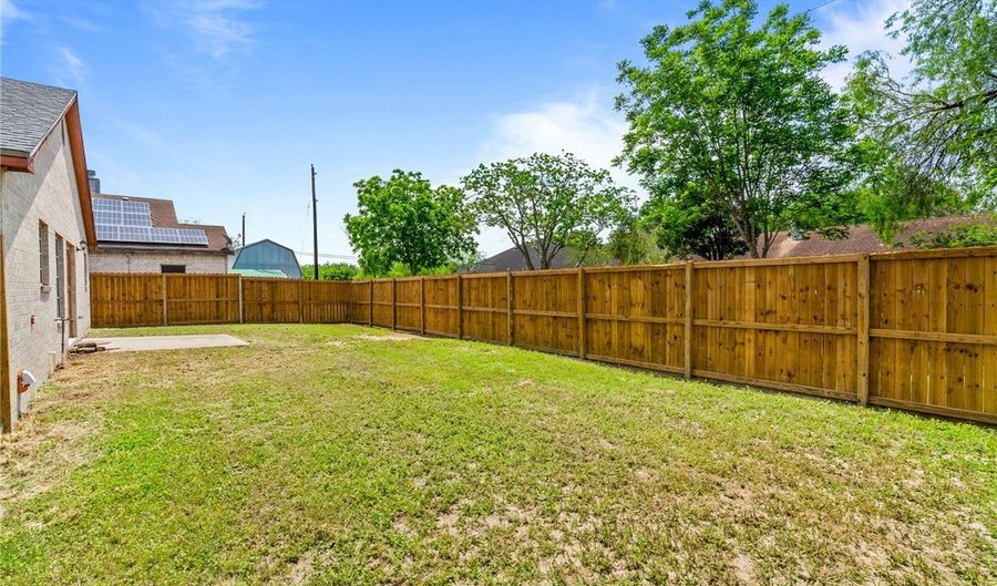 1205 Wyoming St, Alice, TX 78332 - 3 Beds, 2 Bath