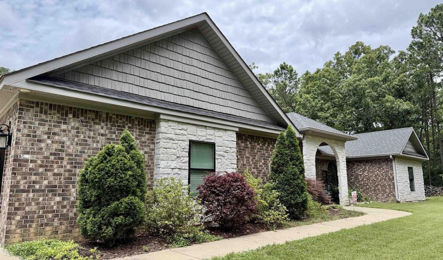 6821 Lombard Rd, Alexander, AR 72002 - 3 Beds, 2 Bath