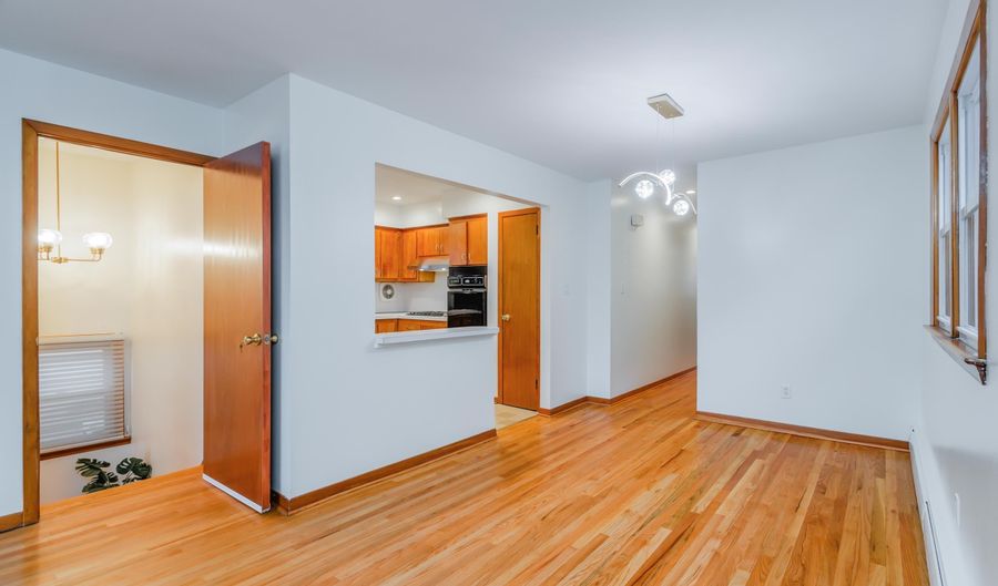 180 W 3RD St, Bayonne, NJ 07002 - 3 Beds, 1 Bath