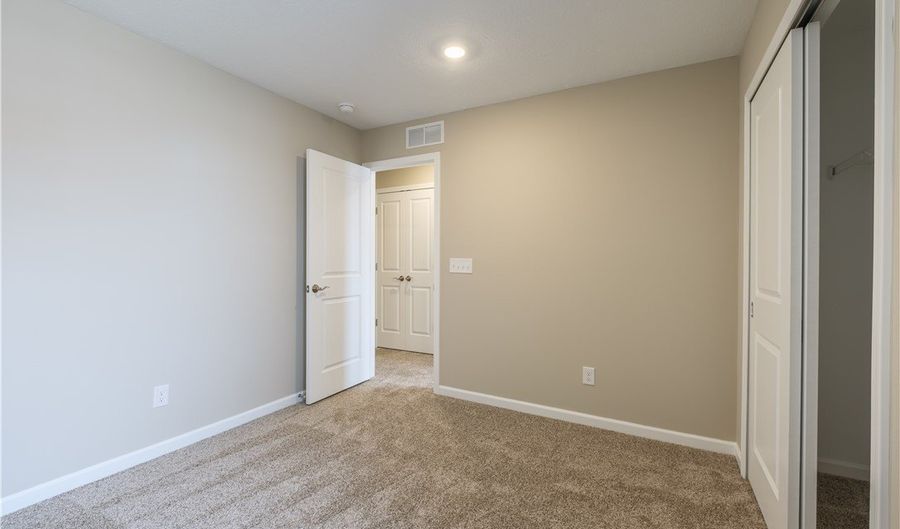 975-4 Memory Ln, Aurora, OH 44202 - 3 Beds, 3 Bath